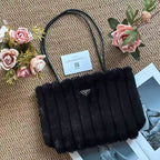 售完即止🌸PRADA uniform 毛毛手袋💗 內部員工限定 | 預訂約4-6星期 娉婷貿易公司 Exquisite Beauty Trading Company