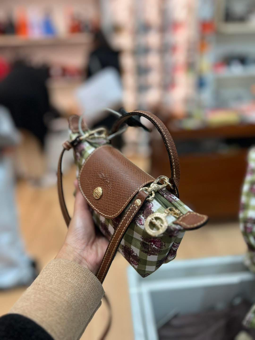 🌸法國代購 Longchamp NouveautéPochette XS Le Pliage CollectionToile - Artichaut | 預訂 付款後起計一個月左右到港(PM報價) 娉婷貿易公司 Exquisite Beauty Trading Company