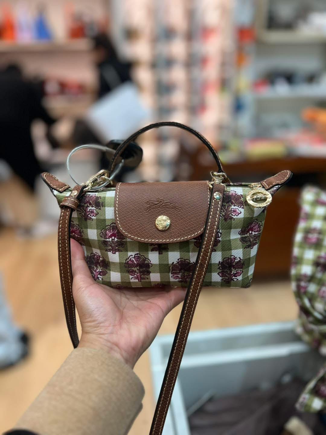 🌸法國代購 Longchamp NouveautéPochette XS Le Pliage CollectionToile - Artichaut | 預訂 付款後起計一個月左右到港(PM報價) 娉婷貿易公司 Exquisite Beauty Trading Company