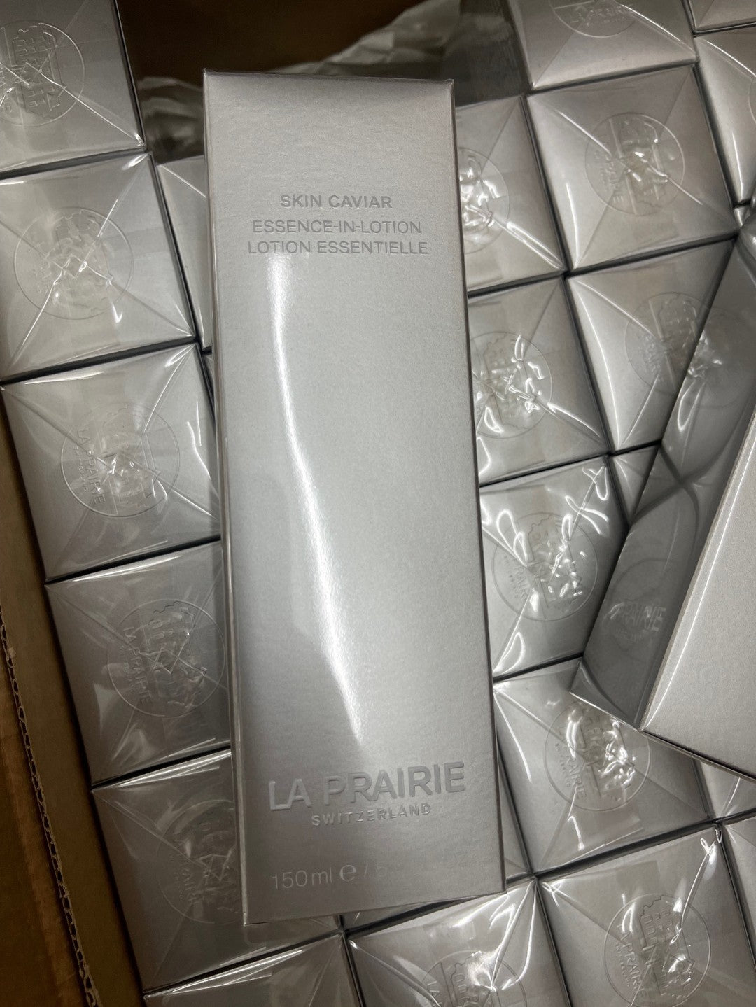 供應商現貨🌸香港專櫃 新版La Prairie萊珀妮藍魚子精華水150ml | 預訂 逢星期一，三返倉執貨 其後約3-5個工作天寄出 娉婷貿易公司 Exquisite Beauty Trading Company