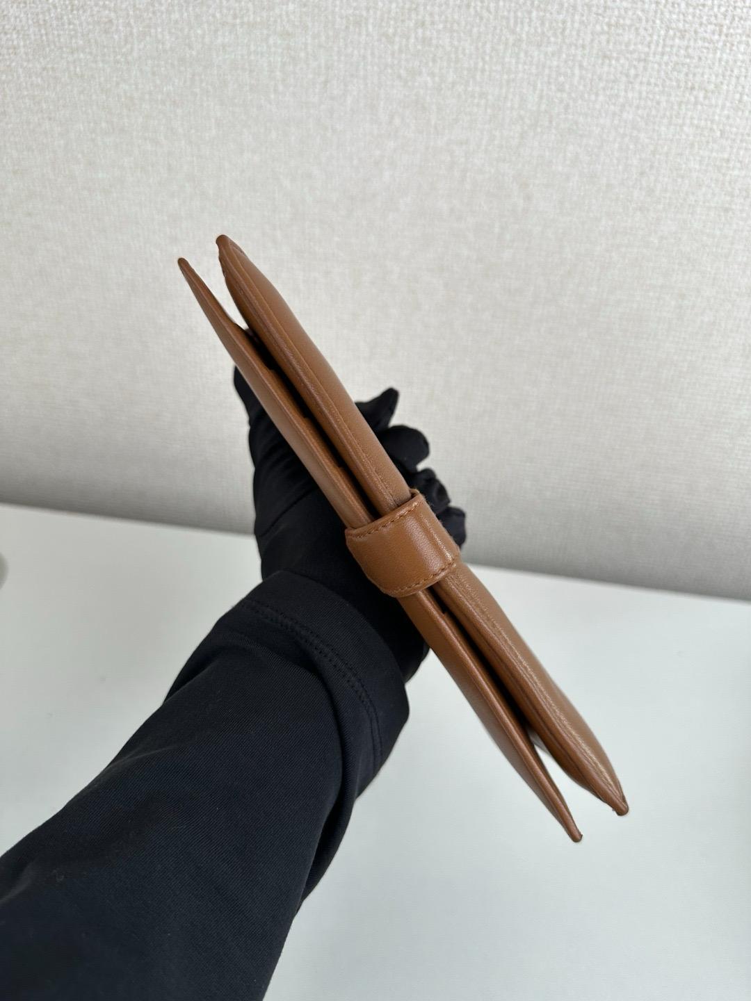 🌸日本中古品代購 LOEWE羅意威雙折長款錢包駝色棕色Anagram標志Nappa皮革 | 預訂約2-3星期 娉婷貿易公司 Exquisite Beauty Trading Company