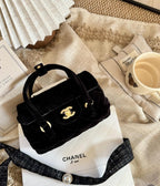 限量🌸CHANEL VIC年終超限定 黑金絲絨菱格圓筒保齡球包🌙💎 | 預訂約5-7星期 娉婷貿易公司 Exquisite Beauty Trading Company