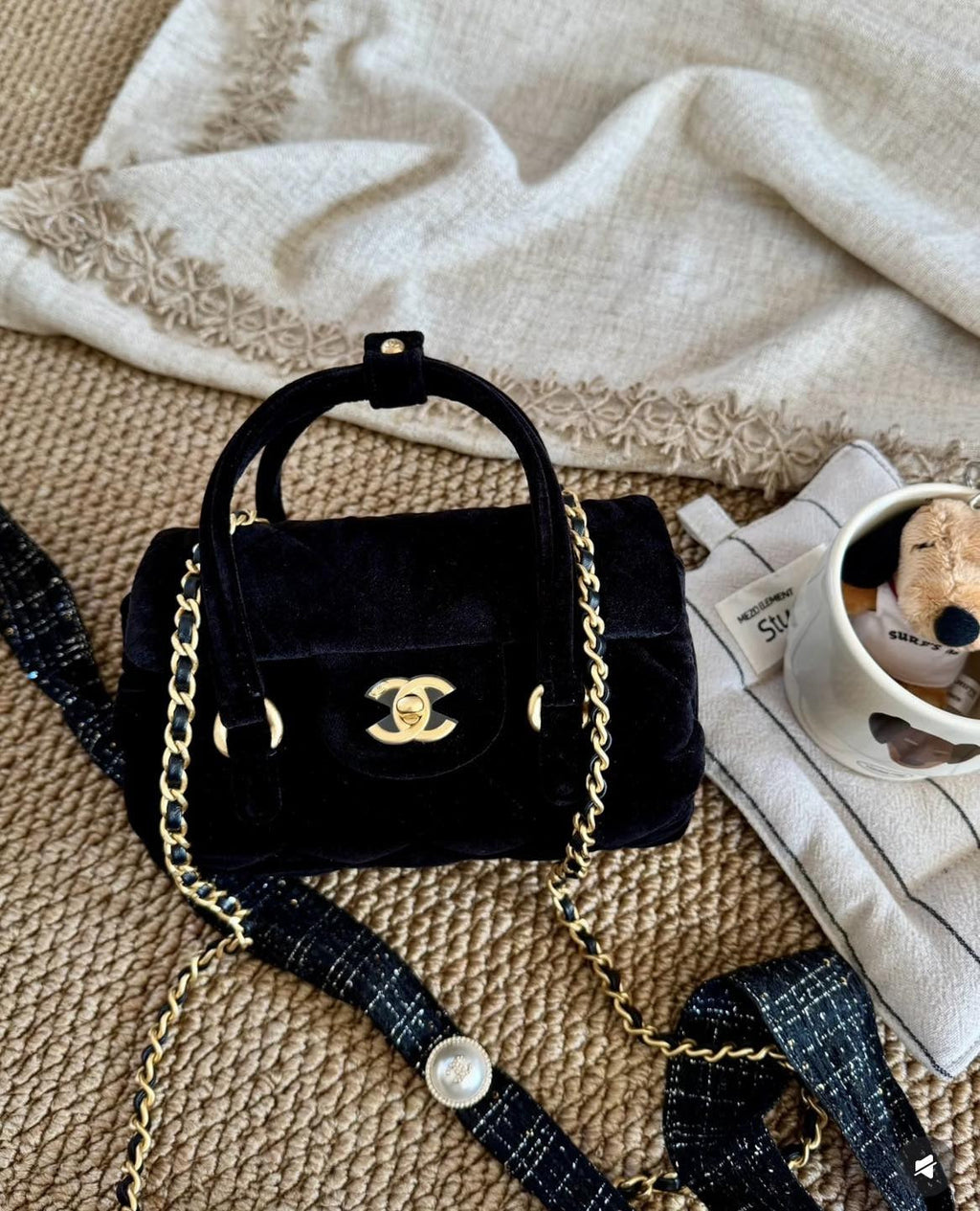 限量🌸CHANEL VIC年終超限定 黑金絲絨菱格圓筒保齡球包🌙💎 | 預訂約5-7星期 娉婷貿易公司 Exquisite Beauty Trading Company