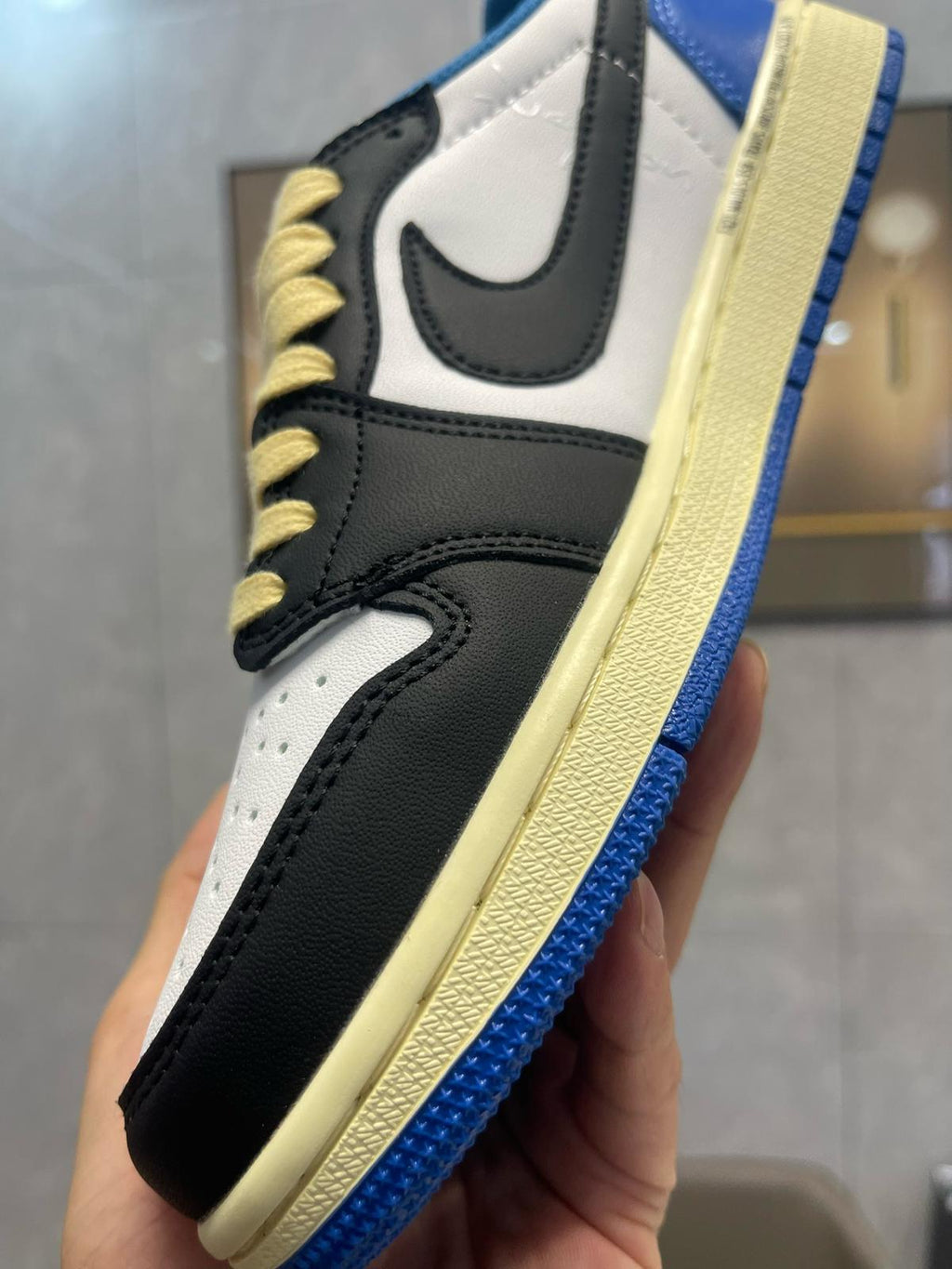 🌸AJ1倒勾Travis Scott x Air Jordan 1 ” Reverse Mocha “ AJ1喬1 TS 閃電 聯名倒鈎 低幫文化籃球鞋#黑+白+藍+淡黃 | 預訂約3-4星期(自行備註尺寸) 娉婷貿易公司 Exquisite Beauty Trading Company