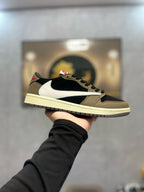 🌸AJ1倒勾Travis Scott x Air Jordan 1 ” Reverse Mocha “ AJ1喬1 TS 閃電 聯名倒鈎 低幫文化籃球鞋#黑+灰+白 | 預訂約3-4星期(自行備註尺寸) 娉婷貿易公司 Exquisite Beauty Trading Company