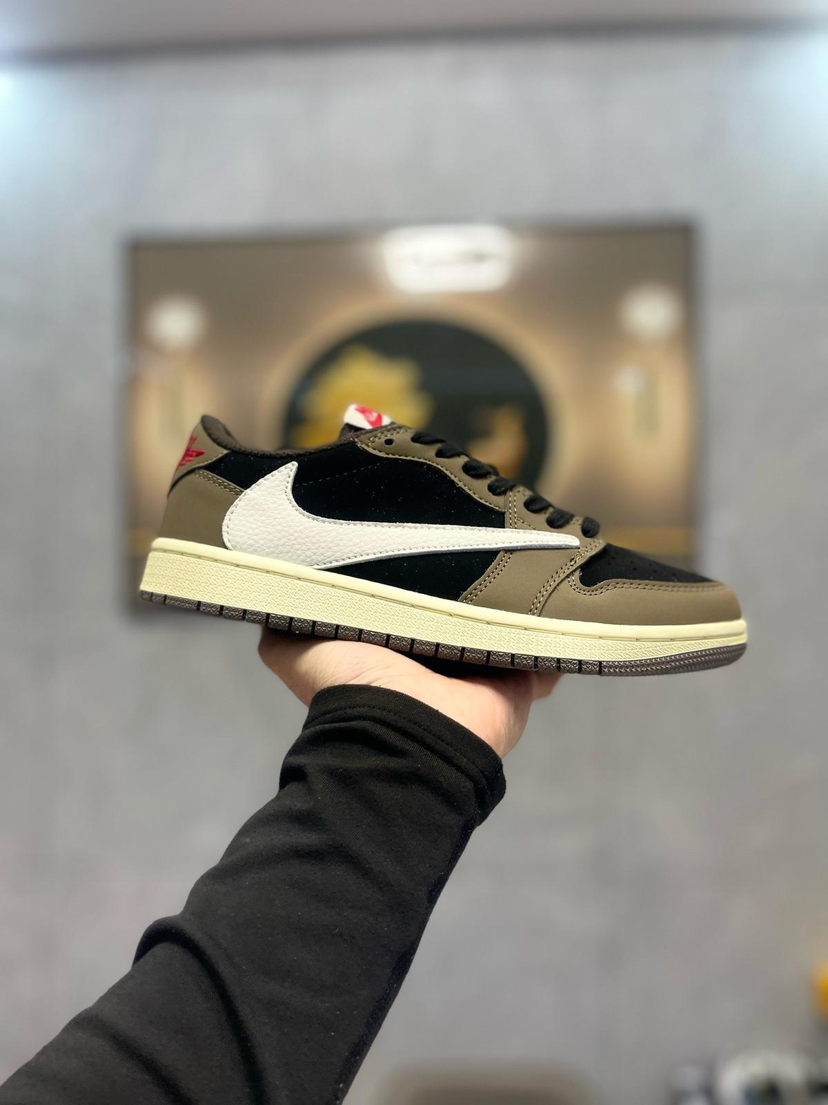 🌸AJ1倒勾Travis Scott x Air Jordan 1 ” Reverse Mocha “ AJ1喬1 TS 閃電 聯名倒鈎 低幫文化籃球鞋#黑+灰+白 | 預訂約3-4星期(自行備註尺寸) 娉婷貿易公司 Exquisite Beauty Trading Company