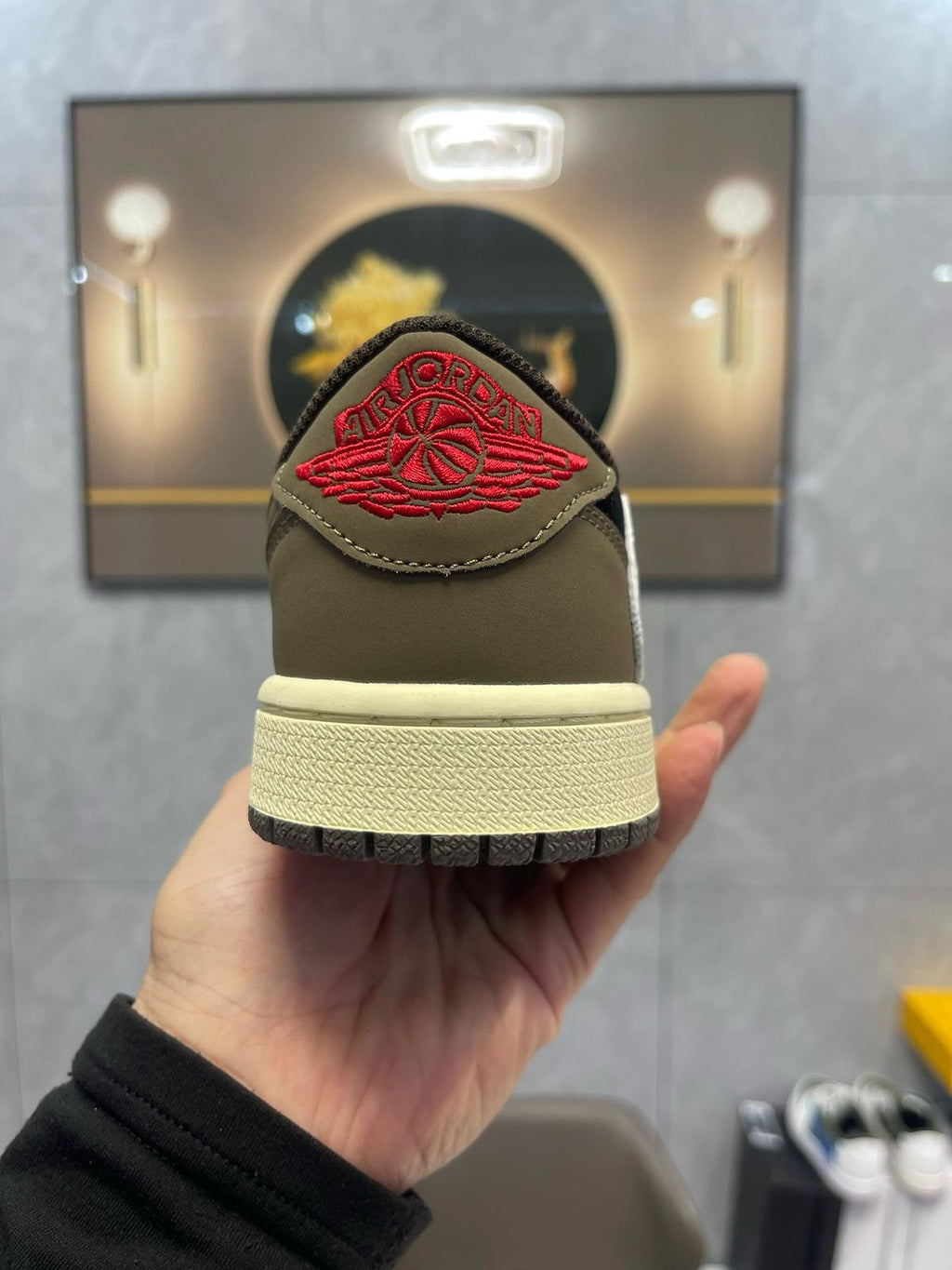 🌸AJ1倒勾Travis Scott x Air Jordan 1 ” Reverse Mocha “ AJ1喬1 TS 閃電 聯名倒鈎 低幫文化籃球鞋#黑+灰+白 | 預訂約3-4星期(自行備註尺寸) 娉婷貿易公司 Exquisite Beauty Trading Company