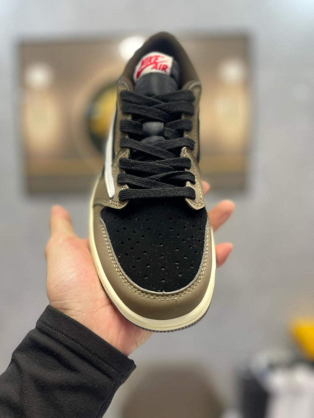 🌸AJ1倒勾Travis Scott x Air Jordan 1 ” Reverse Mocha “ AJ1喬1 TS 閃電 聯名倒鈎 低幫文化籃球鞋#黑+灰+白 | 預訂約3-4星期(自行備註尺寸) 娉婷貿易公司 Exquisite Beauty Trading Company