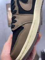 🌸AJ1倒勾Travis Scott x Air Jordan 1 ” Reverse Mocha “ AJ1喬1 TS 閃電 聯名倒鈎 低幫文化籃球鞋#黑+灰+白 | 預訂約3-4星期(自行備註尺寸) 娉婷貿易公司 Exquisite Beauty Trading Company