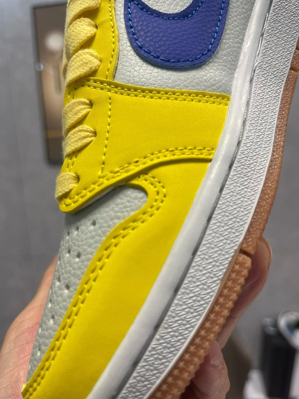 🌸AJ1倒勾Travis Scott x Air Jordan 1 ” Reverse Mocha “ AJ1喬1 TS 閃電 聯名倒鈎 低幫文化籃球鞋#黃+藍+白 | 預訂約3-4星期(自行備註尺寸) 娉婷貿易公司 Exquisite Beauty Trading Company