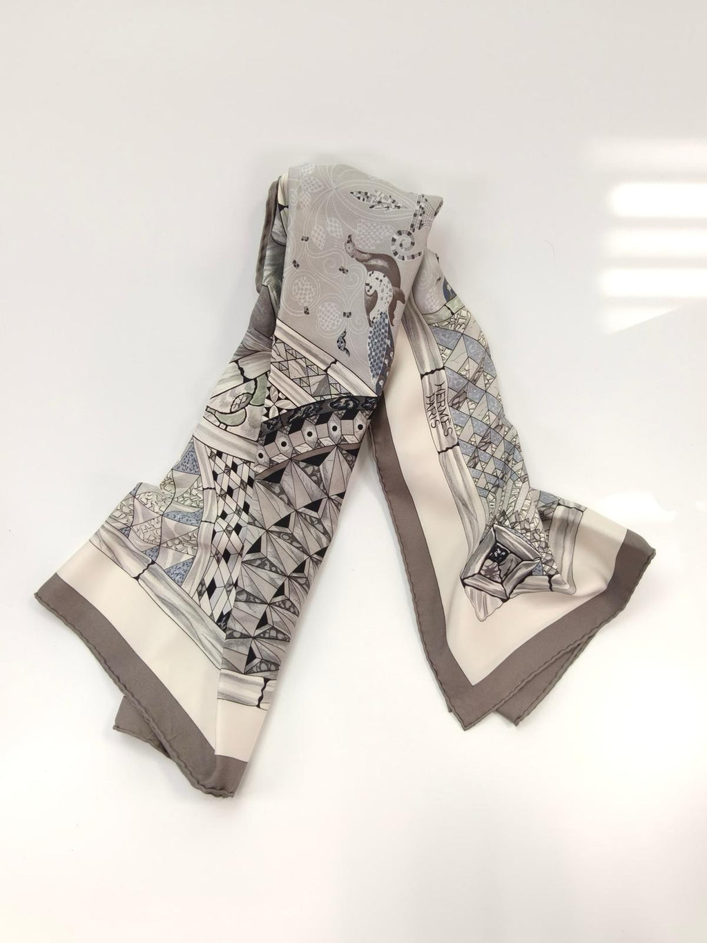 🌸日本中古品代購 愛馬仕絲巾88 x 88 cm | 預訂約2-3星期 娉婷貿易公司 Exquisite Beauty Trading Company