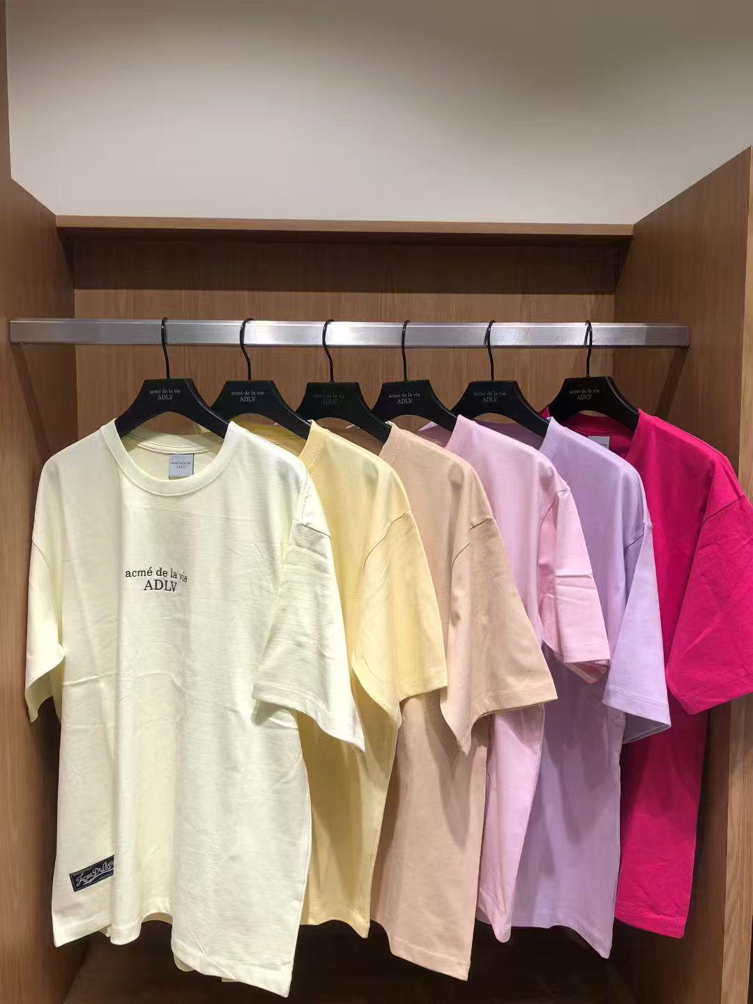 售完即止🌸🇰🇷韓國代購 ADLV T-Shirt | 預訂約3-4星期(自行備註顏色及尺寸) 娉婷貿易公司 Exquisite Beauty Trading Company
