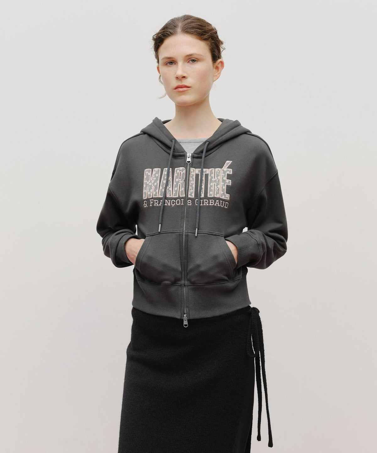 售完即止🌸🇰🇷Marithe W LACE APPLIQUE CROP HOODIE ZIPUP | 預訂約3-4星期 娉婷貿易公司 Exquisite Beauty Trading Company