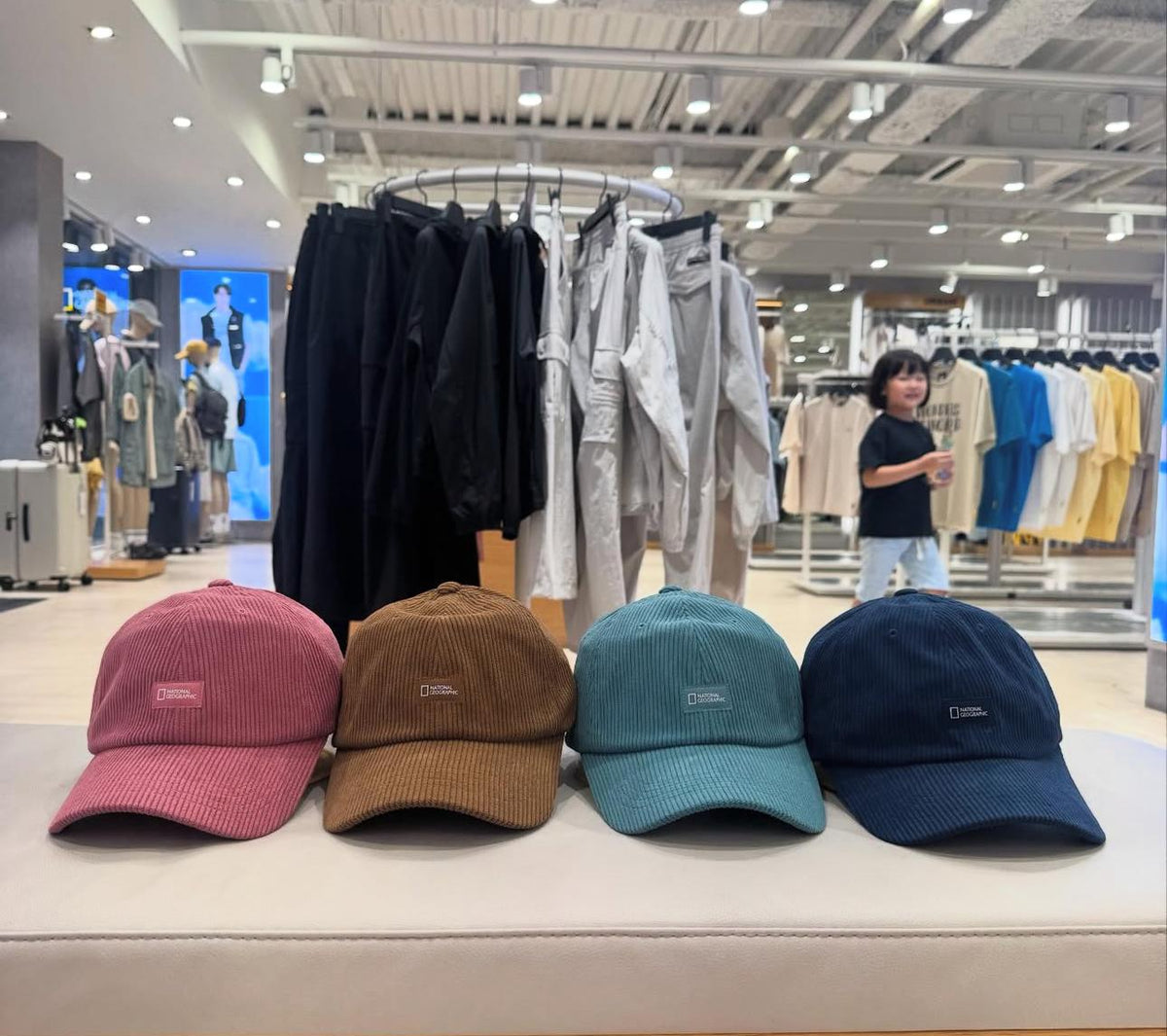 售完即止🌸🇰🇷National Geographic 燈芯絨Cap | 預訂約3-4星期 娉婷貿易公司 Exquisite Beauty Trading Company