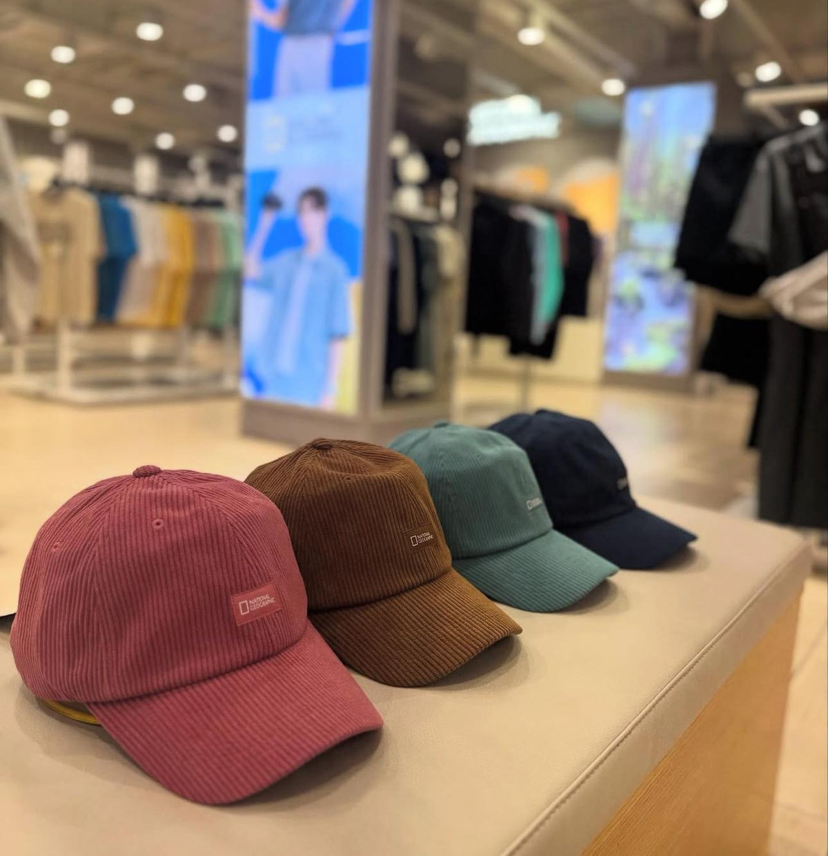 售完即止🌸🇰🇷National Geographic 燈芯絨Cap | 預訂約3-4星期 娉婷貿易公司 Exquisite Beauty Trading Company