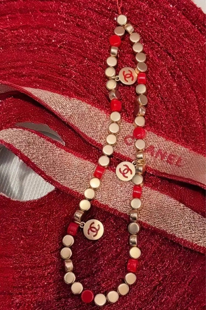 限量🌸💯Chanel Beauty 馬年紅金手機鏈手機繩吊飾 連專櫃紙袋 100%正品 | 預訂約5-6星期 娉婷貿易公司 Exquisite Beauty Trading Company