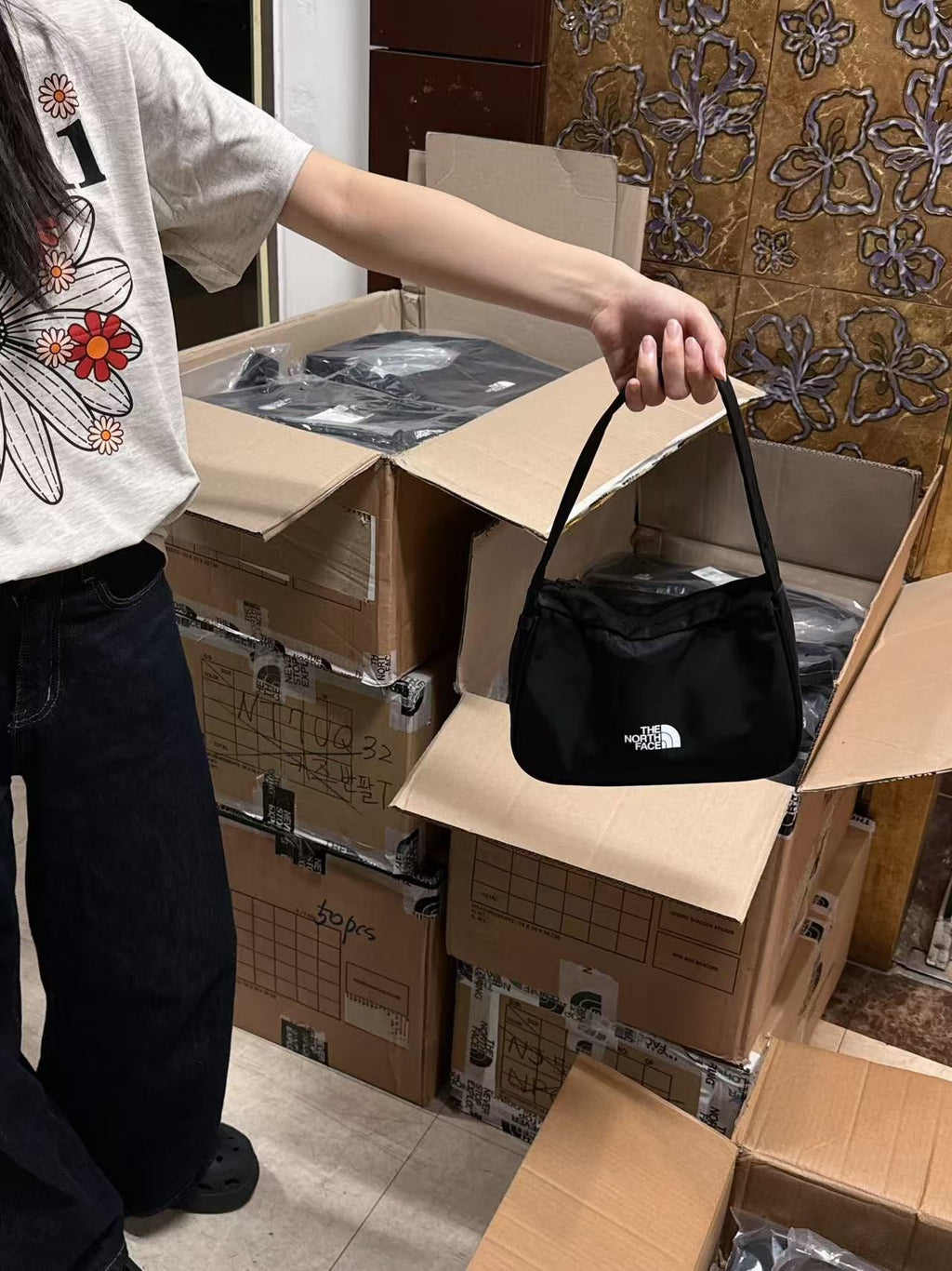 【24小時網站自助下單】🌸韓國代購 The North Face shoulder bag | 預訂約2-3星期 娉婷貿易公司 Exquisite Beauty Trading Company