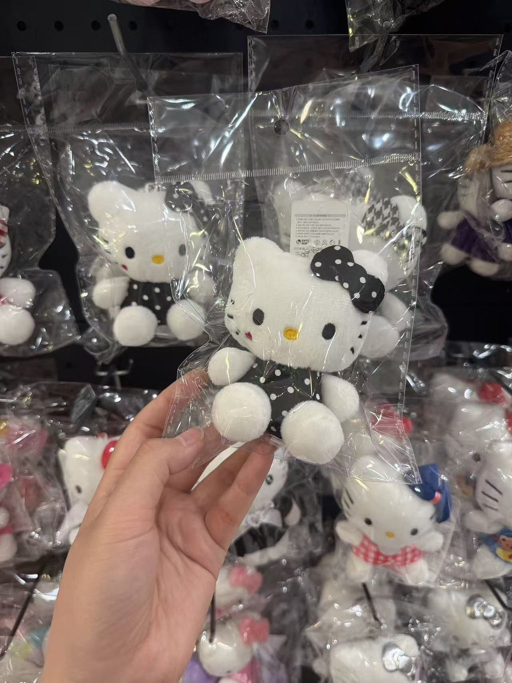 【24小時網站自助下單】🌸韓國代購 🇰🇷Hello Kitty 掛件 | 預訂約2-3星期(whatsapp send款式訂貨) 娉婷貿易公司 Exquisite Beauty Trading Company