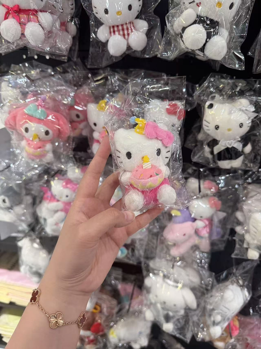 【24小時網站自助下單】🌸韓國代購 🇰🇷Hello Kitty 掛件 | 預訂約2-3星期(whatsapp send款式訂貨) 娉婷貿易公司 Exquisite Beauty Trading Company