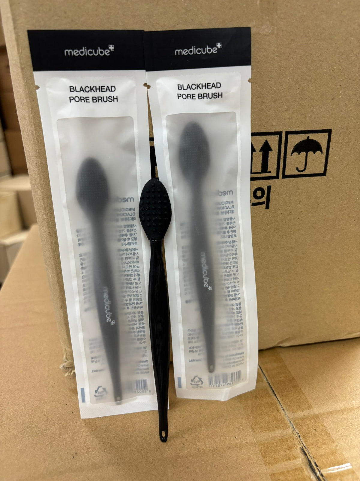 【24小時網站自助下單】現貨🌸Medicube 黑頭粉刺毛孔清潔刷 (Blackhead Pore Brush) | 落單後約3-5個工作天寄出 娉婷貿易公司 Exquisite Beauty Trading Company