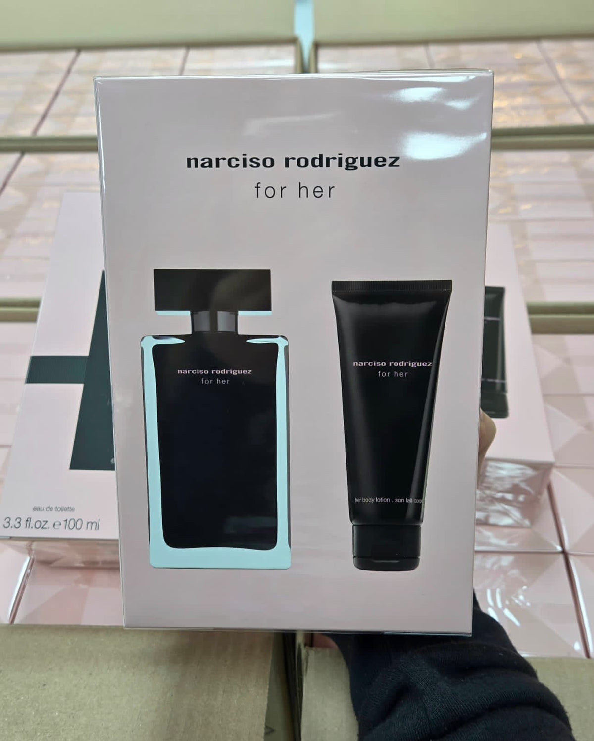 【24小時網站自助下單】🌸免稅正品 NARCISO RODRIGUEZ FOR HER SET 3 PCS EDT SPRAY 100 ML BODY LOTION 75ML 納茜素她的同名女仕淡香水套裝(2件套)女士香水黑瓶EDT 100ML+75ML身體乳 | 預訂約2026年6月中 娉婷貿易公司 Exquisite Beauty Trading Company