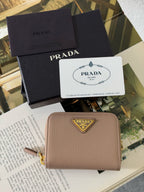 【24小時網站自助下單】🌸日本中古品代購 Prada錢包 ➕卡➕盒 保存品 未使用 | 預訂約2-3星期 娉婷貿易公司 Exquisite Beauty Trading Company