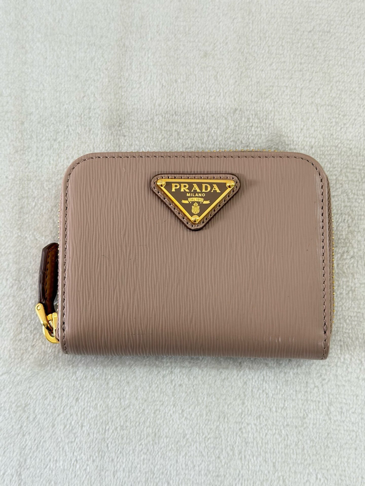 【24小時網站自助下單】🌸日本中古品代購 Prada錢包 ➕卡➕盒 保存品 未使用 | 預訂約2-3星期 娉婷貿易公司 Exquisite Beauty Trading Company