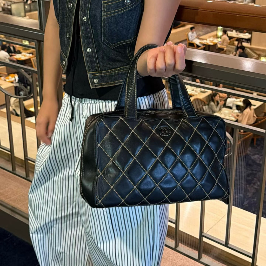 【24小時網站自助下單】🌸日本中古品代購 CHANEL 香奈兒黑色牛皮外縫線波士頓手提包大號托特包 做舊五金 有標無卡6開 | 預訂約2-3星期 娉婷貿易公司 Exquisite Beauty Trading Company