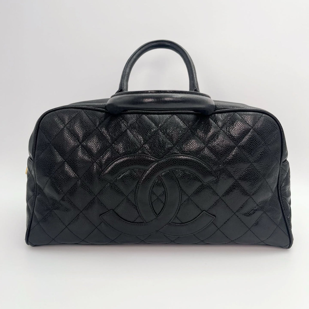 【24小時網站自助下單】🌸日本中古品代購 CHANEL 香奈兒黑金牛皮大logo手提保齡球大號 有標無卡8開 | 預訂約2-3星期 娉婷貿易公司 Exquisite Beauty Trading Company
