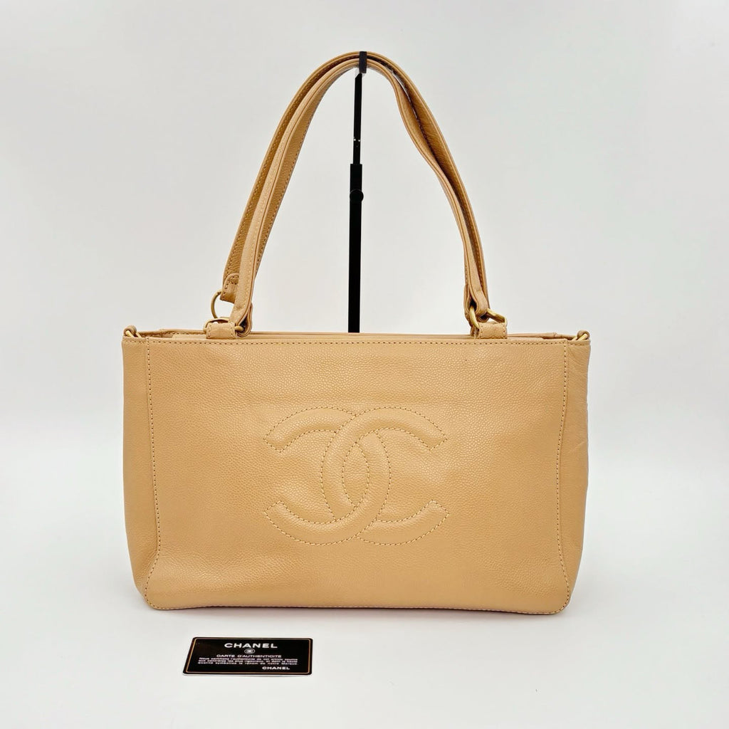 【24小時網站自助下單】🌸日本中古品代購 CHANEL 香奈兒奶茶色荔枝紋牛皮外縫大logo托特包 卡標齊10開 可自配肩帶 | 預訂約2-3星期 娉婷貿易公司 Exquisite Beauty Trading Company