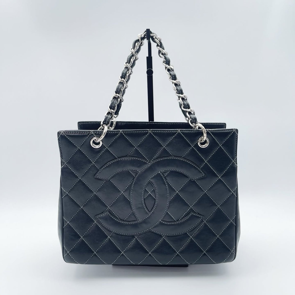 【24小時網站自助下單】🌸日本中古品代購 CHANEL 香奈兒黑銀羊皮外縫線菱格紋手提腋下托特包 | 預訂約2-3星期 娉婷貿易公司 Exquisite Beauty Trading Company