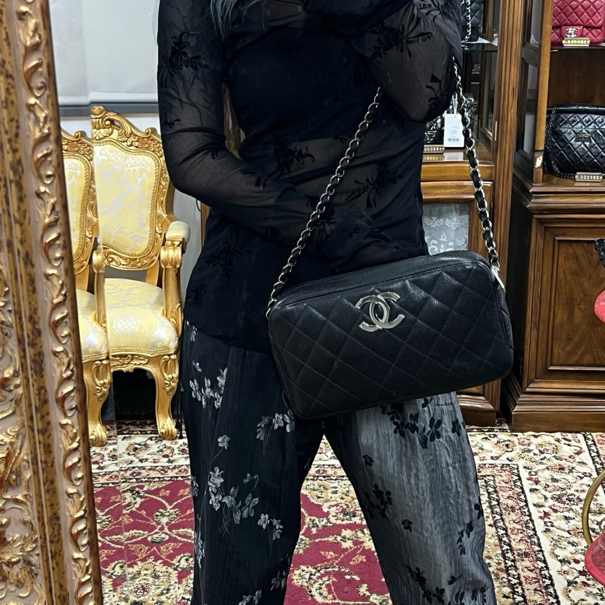 【24小時網站自助下單】🌸日本中古品代購 CHANEL 香奈兒黑銀魚子醬牛皮大logo拉鍊單肩包 卡標齊6開 | 預訂約2-3星期 娉婷貿易公司 Exquisite Beauty Trading Company