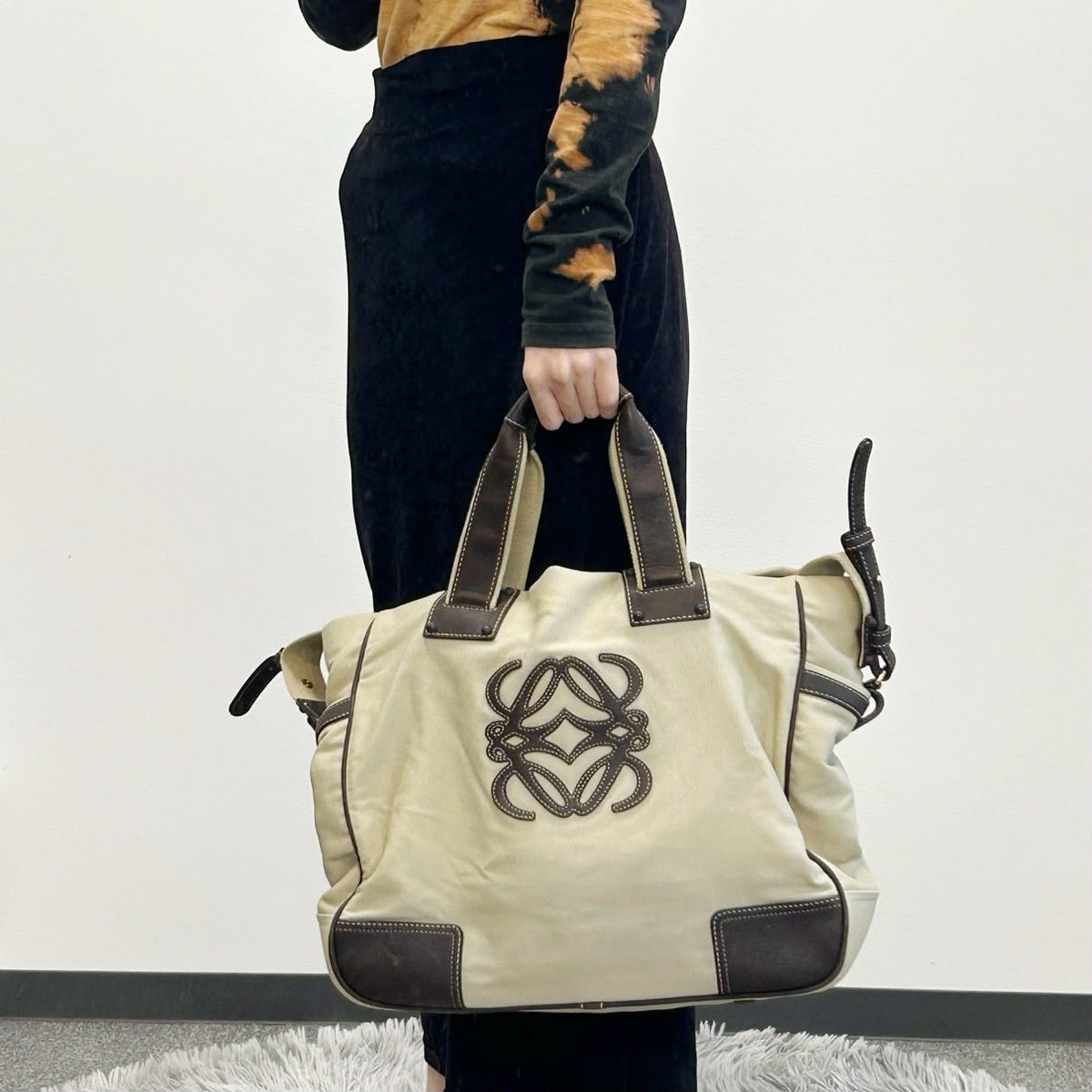 【24小時網站自助下單】🌸日本中古品代購 loewe米棕色帆布拼皮大logo 2way托特包 | 預訂約2-3星期 娉婷貿易公司 Exquisite Beauty Trading Company