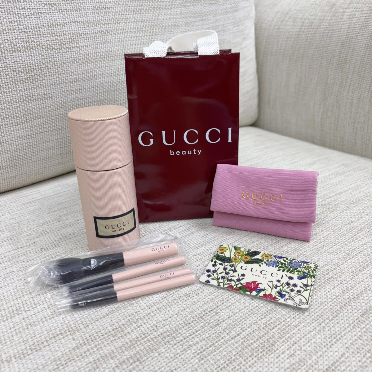 【24小時網站自助下單】數量只有1️⃣2️⃣套🌸Gucci Beauty化妝掃卡套連鏡套裝 | 預訂約1-2星期 娉婷貿易公司 Exquisite Beauty Trading Company