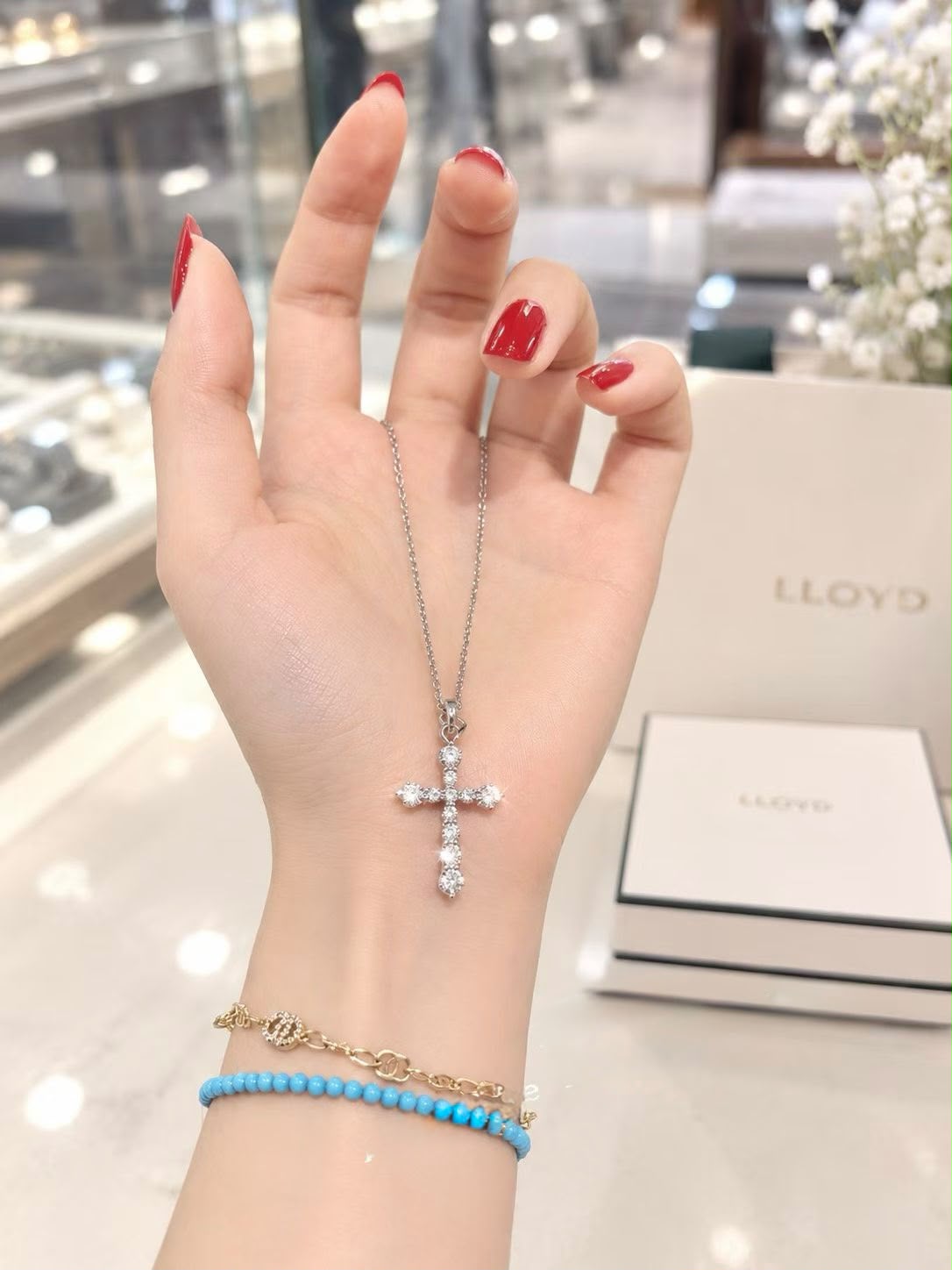 預訂 | 2026年11月10日截 💎超靚呀好閃呀💎 LLOYD免稅店店長推介近期爆單爆紅925純銀閃鑽十字架項鍊👍🏻 | 下單後 2-3 星期到