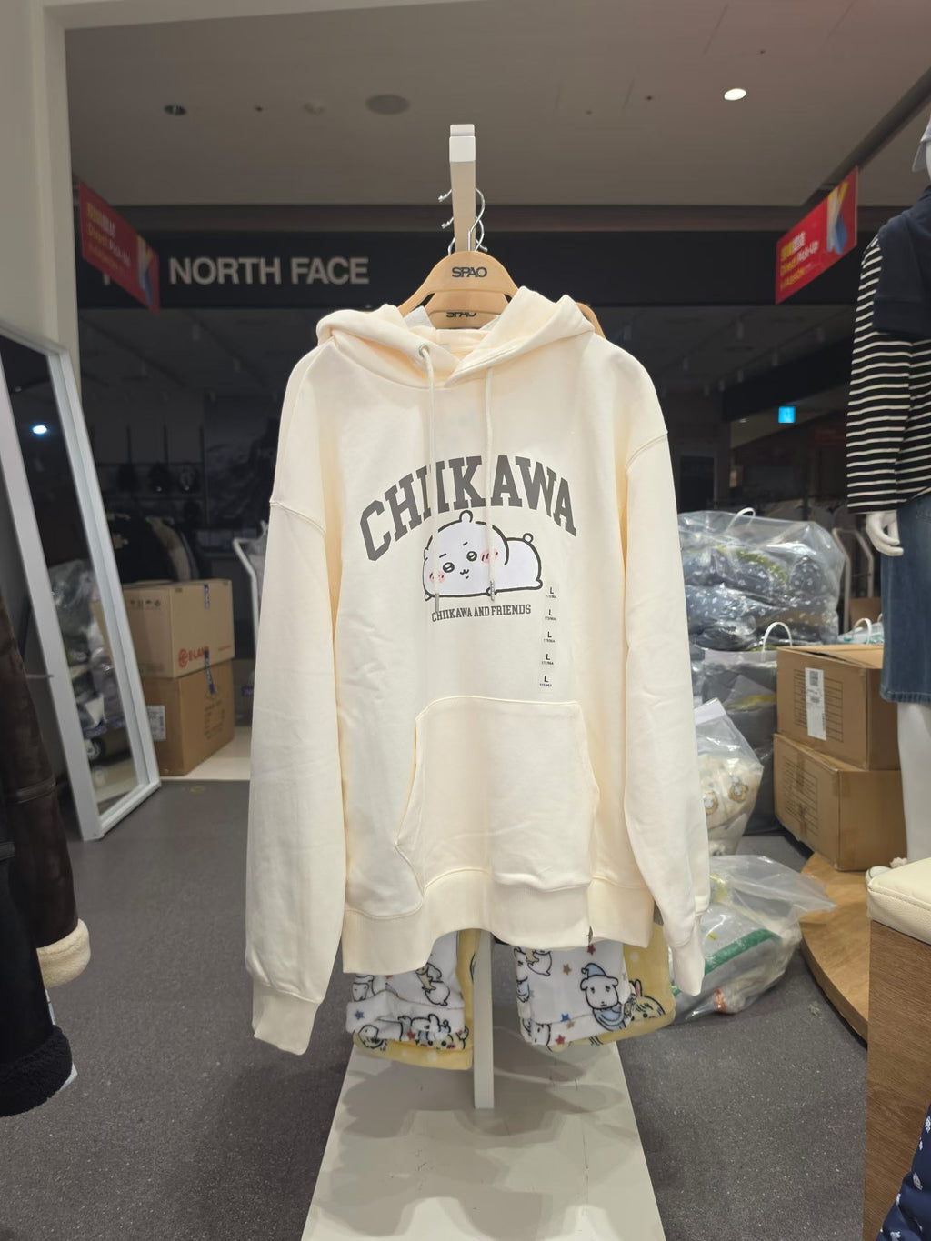 預訂 | 2026年11月15日截 ✨韓國🇰🇷最新款 連官網都未有呀✨人氣爆款✨SPAO x Chiikawa 連帽衛衣 粉絲必買😍‼️| 下單後 3-4 星期到