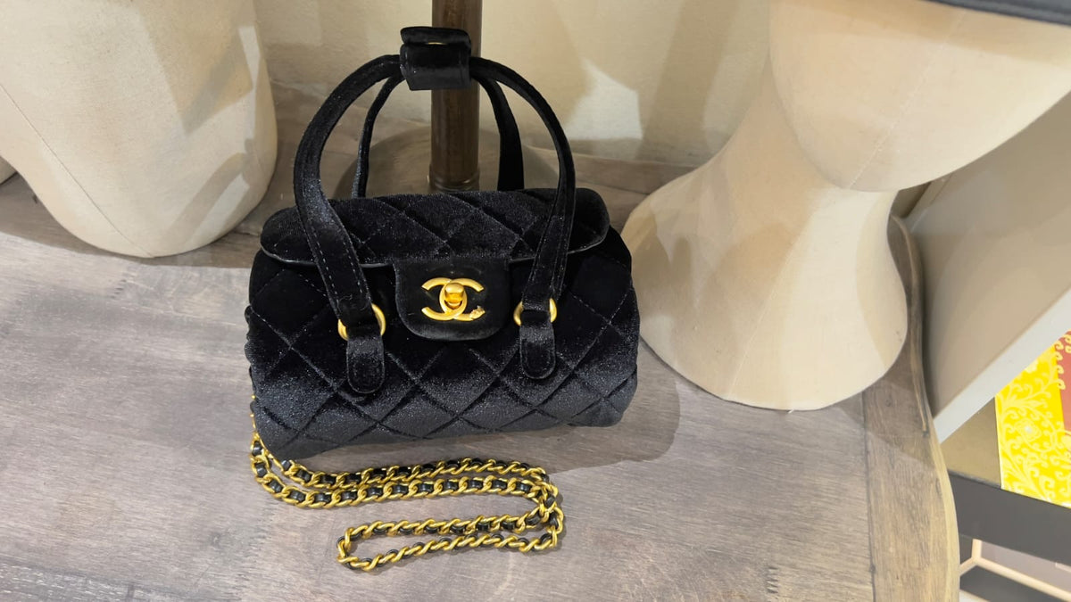 限量🌸CHANEL VIC年終超限定 黑金絲絨菱格圓筒保齡球包🌙💎 | 預訂約5-7星期 娉婷貿易公司 Exquisite Beauty Trading Company