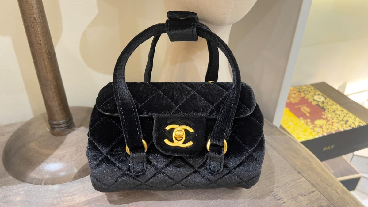 限量🌸CHANEL VIC年終超限定 黑金絲絨菱格圓筒保齡球包🌙💎 | 預訂約5-7星期 娉婷貿易公司 Exquisite Beauty Trading Company