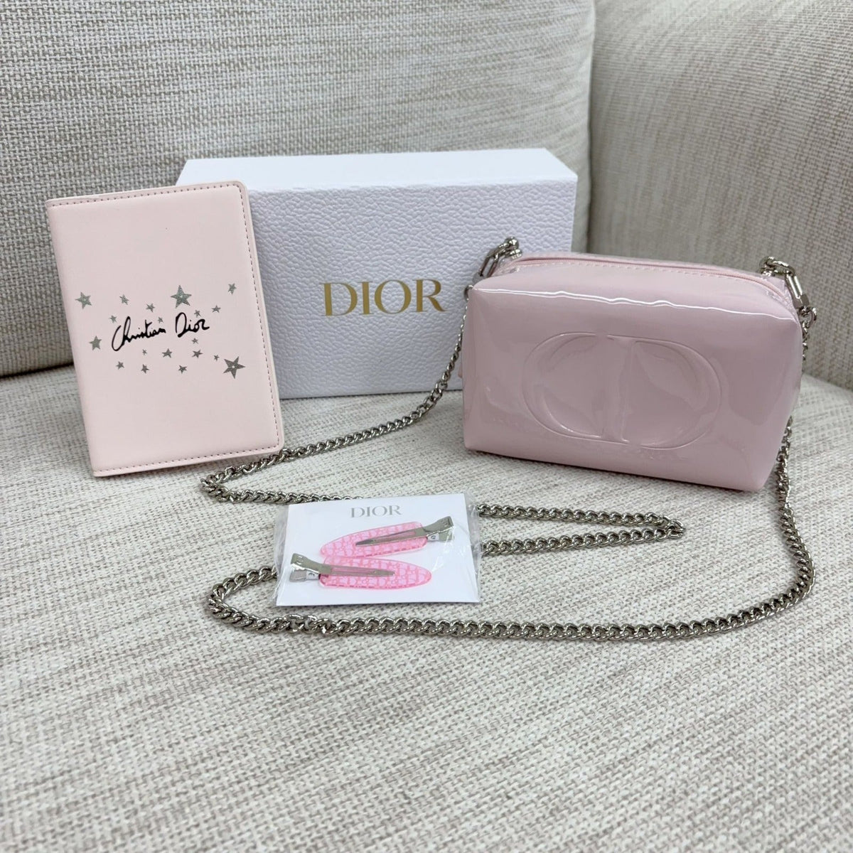 【24小時網站自助下單】供應商現貨❤️‍🔥❤️‍🔥數量只有3️⃣0️⃣套🌸🌟🌟Dior Beauty粉紅漆皮化妝袋套裝 | 預訂約2-3星期 娉婷貿易公司 Exquisite Beauty Trading Company