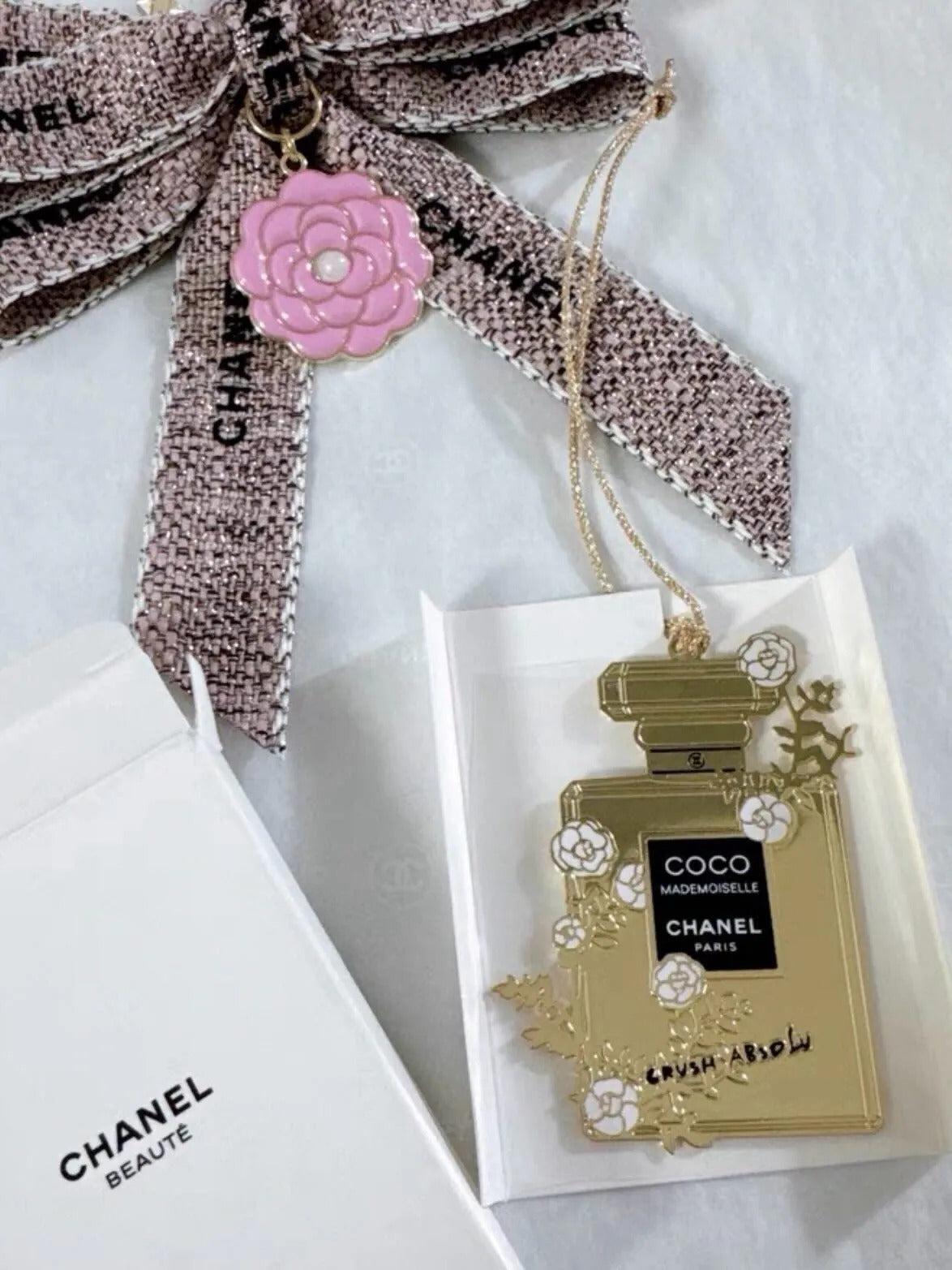 預訂 | Chanel Beauty COCO MADEMOISELLE 香水瓶造型贈品金屬吊飾 娉婷貿易公司 Exquisite Beauty Trading Company