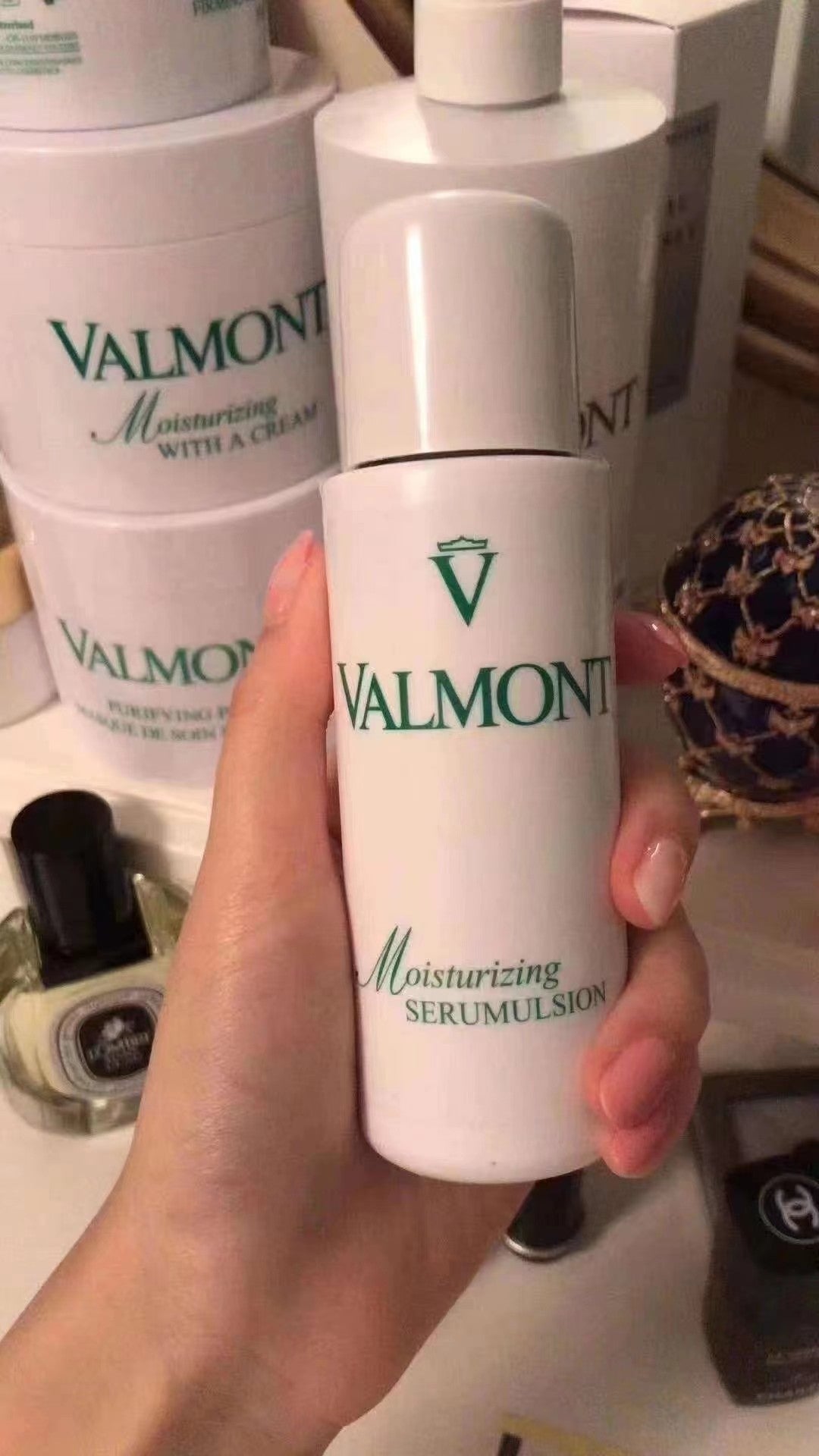 供應商現貨❣🌸歐洲版 Valmont法爾曼菁凝水潤補濕精華乳125ml | 預訂 逢星期一，三返倉執貨 其後約3-5個工作天寄出 娉婷貿易公司 Exquisite Beauty Trading Company