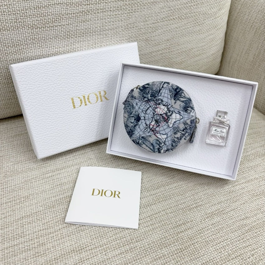 供應商現貨🌸🔥🔥Dior積分兌換週年禮物🎁| 預訂 逢星期一，三返倉執貨 其後約3-5個工作天寄出 娉婷貿易公司 Exquisite Beauty Trading Company