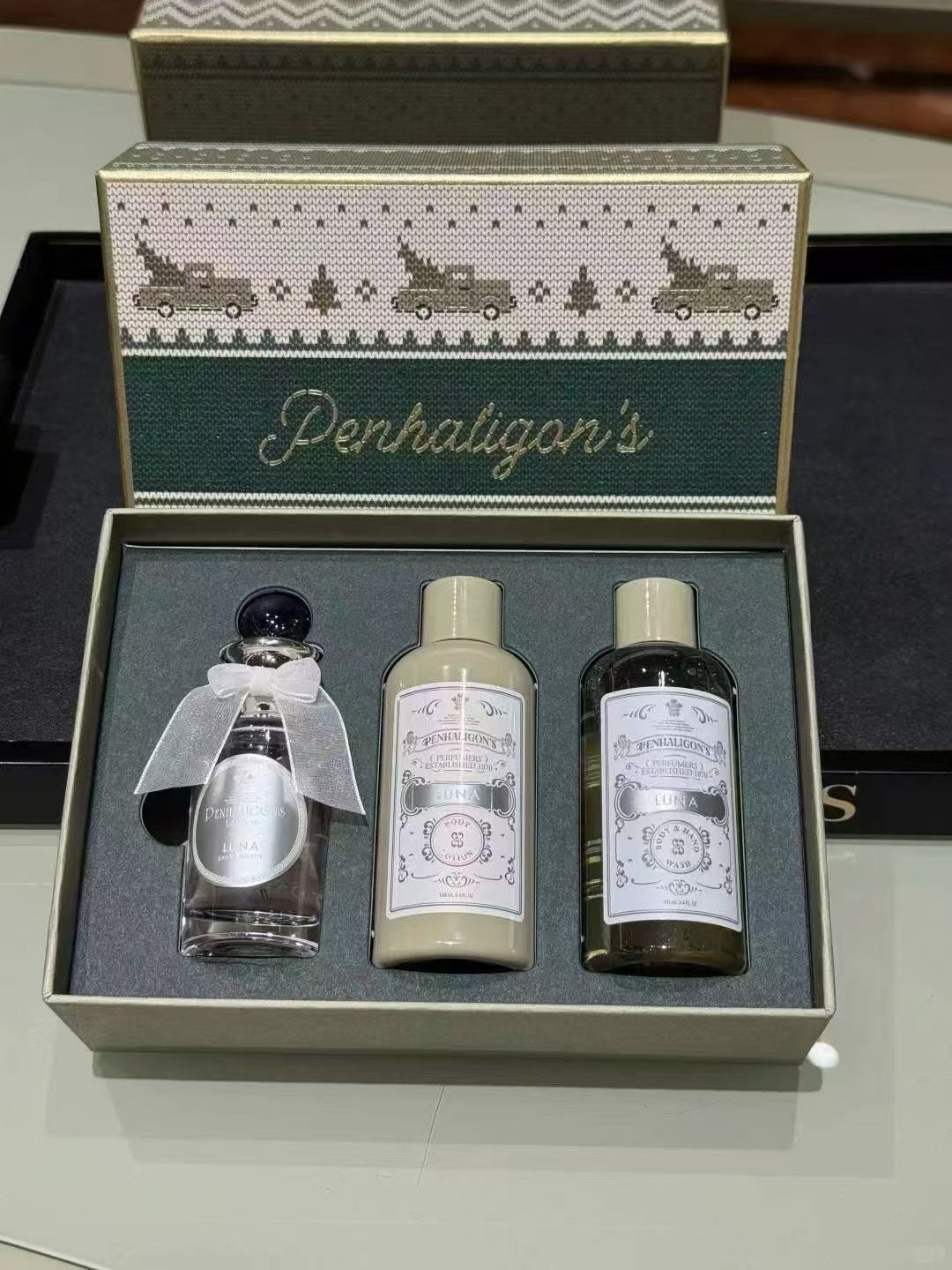 供應商現貨🌸免稅正品 Penhaligon’s潘海利根月亮女神聖誕三件套 | 預訂 逢星期一，三返倉執貨 其後約3-5個工作天寄出 娉婷貿山易公司 Exquisite Beauty Trading Company
