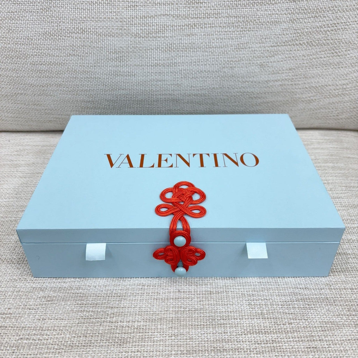 【24小時網站自助下單】供應商現貨🌸數量只有10套‼️‼️全球限量800套‼️🩵Valentino Beauty好運天藍色麻雀🩵100%正貨 | 預訂 逢星期一，三返倉執貨 其後約3-5個工作天寄出 娉婷貿易公司 Exquisite Beauty Trading Company