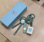 【24小時網站自助下單】供應商現貨🌸免稅正品 VALENTINO Beauty贈品發財吊墜 | 預訂 逢星期一，三返倉執貨 其後約3-5個工作天寄出 娉婷貿易公司 Exquisite Beauty Trading Company