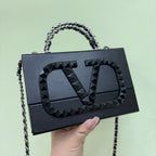 【24小時網站自助下單】🌸🌟🌟Valentino Beauty窩釘化妝袋包安裝連鏈 | 預訂約4-5星期 娉婷貿易公司 Exquisite Beauty Trading Company