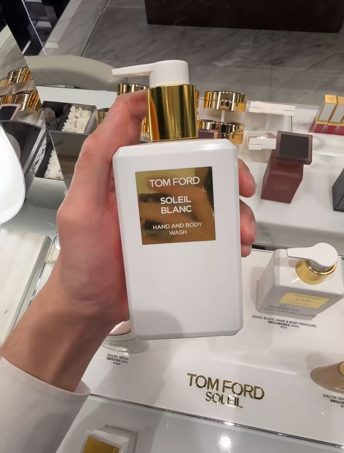 【24小時網站自助下單】🌸免稅正品 🧴TOM FORD Soleil Blanc Body Wash璀璨流光 陽光琥珀240ml | 預訂約1-2星期 娉婷貿易公司 Exquisite Beauty Trading Company